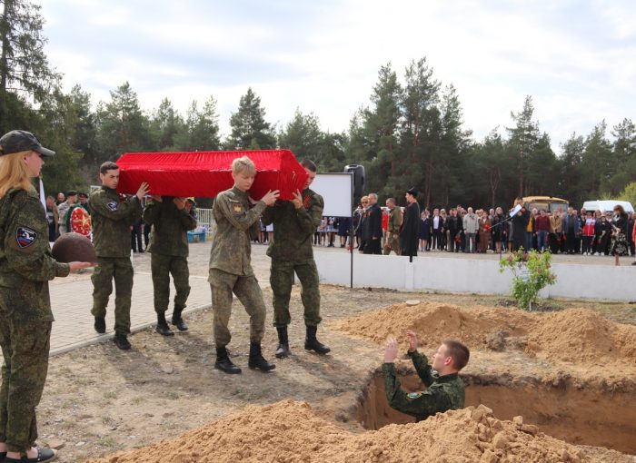 Астраханские и ростовские поисковики приняли участие в церемонии захоронения останков советских бойцов